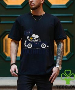 Snoopy And Woodstock Driving Car New England Patriots T shirt