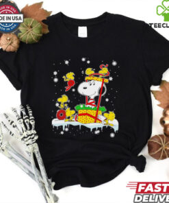 Snoopy Christmas gift box shirt