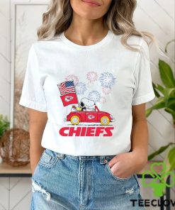 Snoopy Football Happy 4th Of July Kansas City Chiefs Shirt 1 Snoopy Football Happy 4th Of July Kansas City Chiefs Shirt