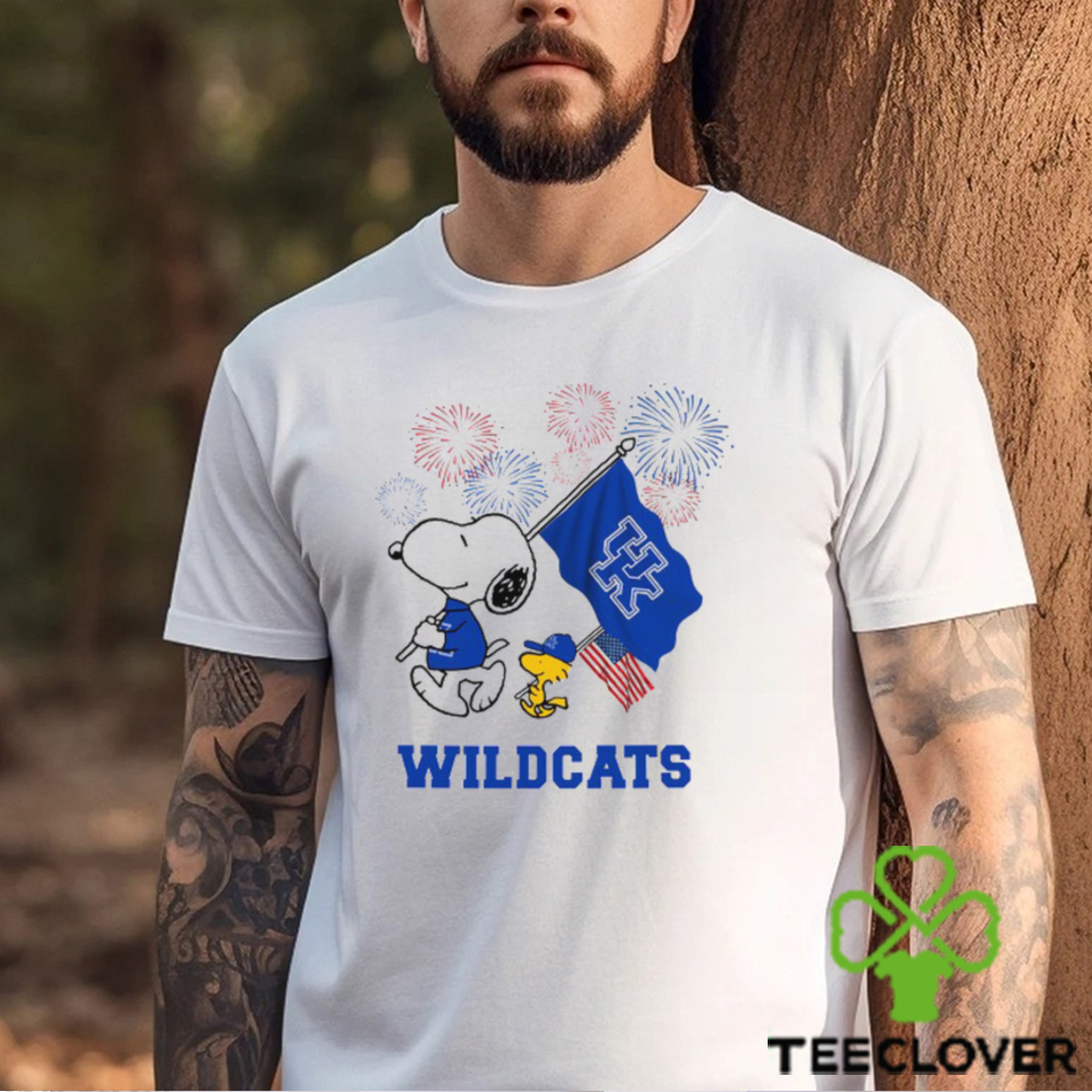 Snoopy Football Happy 4th Of July Kentucky Wildcats Shirt Snoopy Football Happy 4th Of July Kentucky Wildcats Shirt