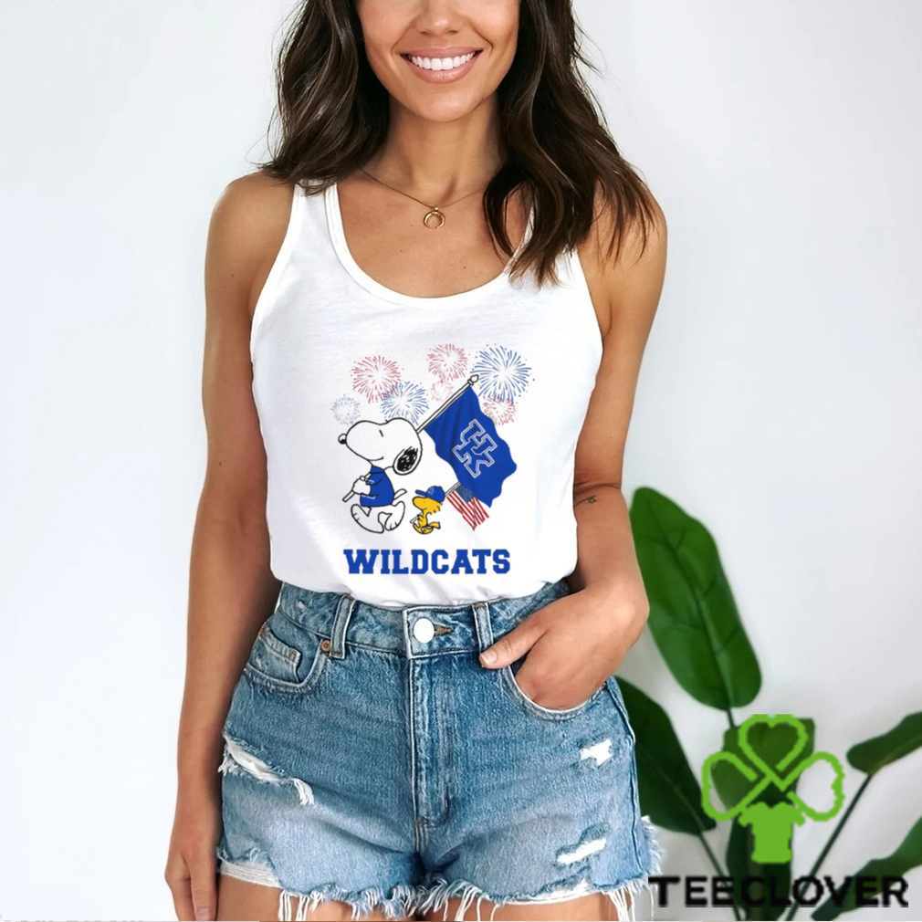 Snoopy Football Happy 4th Of July Kentucky Wildcats Shirt Snoopy Football Happy 4th Of July Kentucky Wildcats Shirt