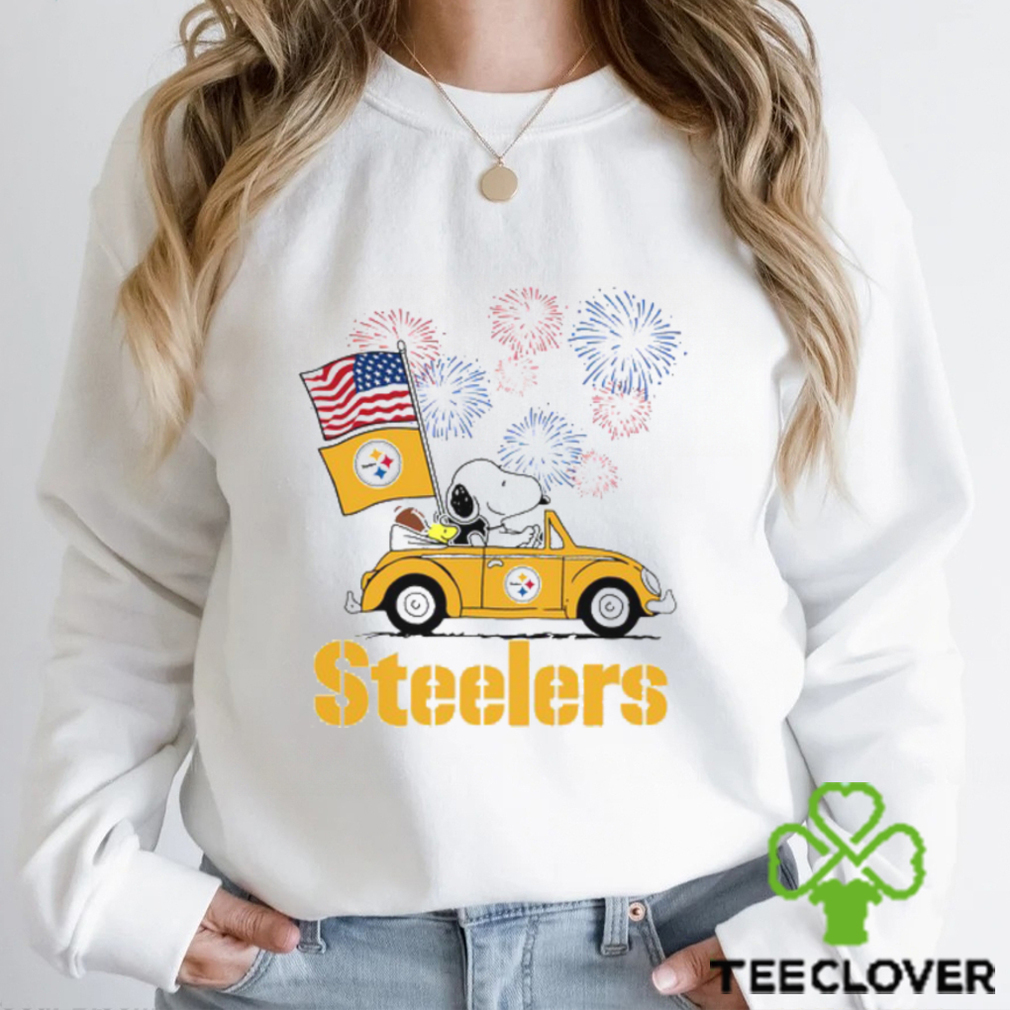 Snoopy Football Happy 4th Of July Pittsburgh Steelers Shirt Snoopy Football Happy 4th Of July Pittsburgh Steelers Shirt