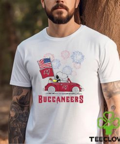 Snoopy Football Happy 4th Of July Tampa Bay Buccaneers Shirt