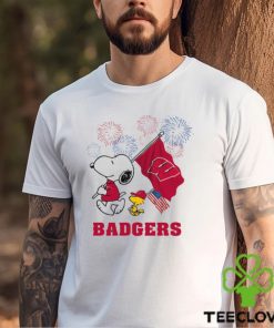 Snoopy Football Happy 4th Of July Wisconsin Badgers Shirt