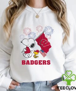Snoopy Football Happy 4th Of July Wisconsin Badgers Shirt