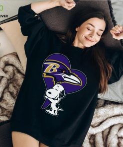 Snoopy Hugs The Baltimore Ravens Heart T Shirt