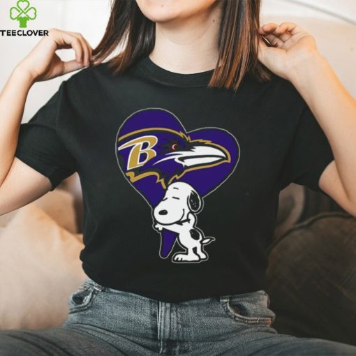 Snoopy Hugs The Baltimore Ravens Heart T Shirt
