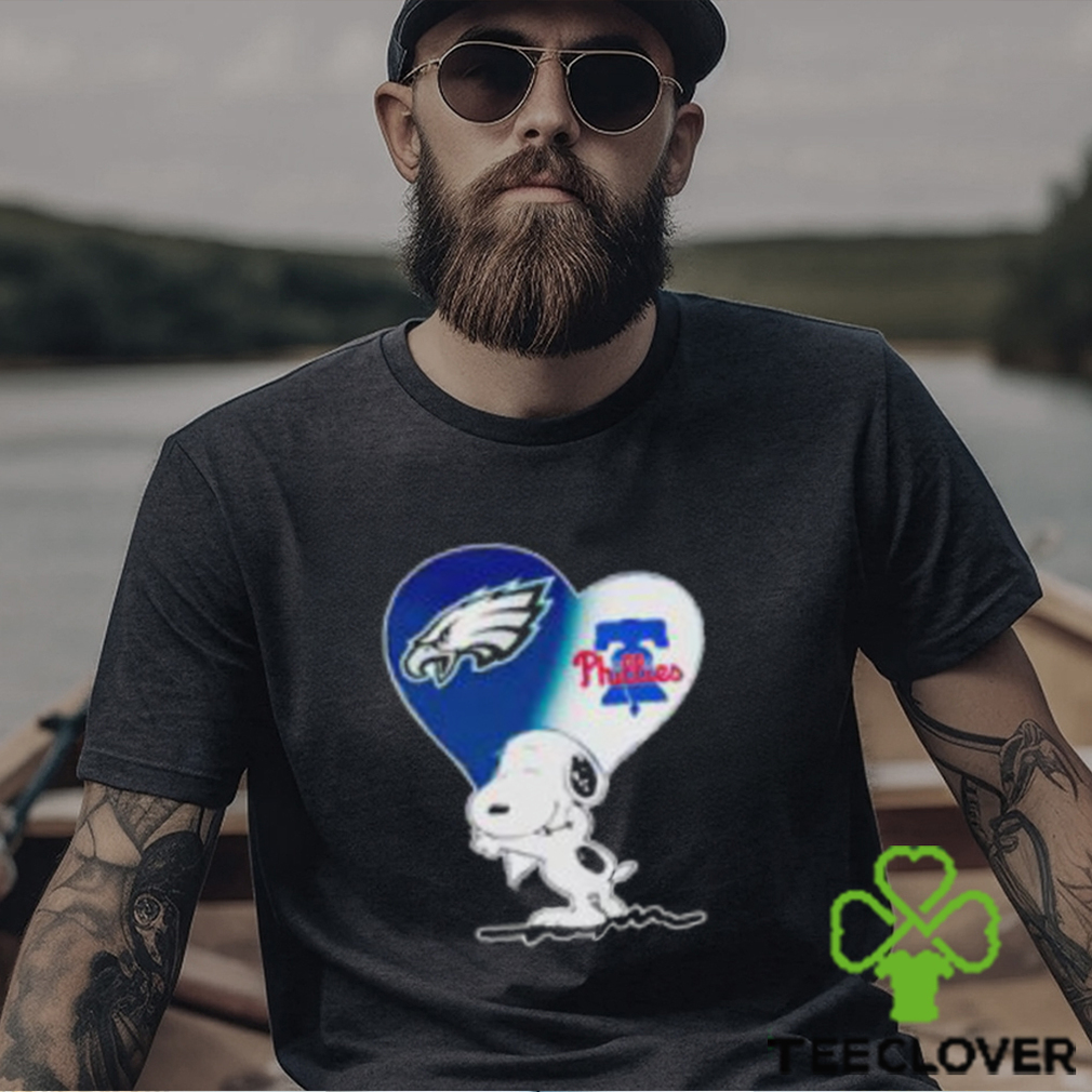 Snoopy Love Philadelphia Eagles Phillies Shirt Snoopy Love Philadelphia Eagles Phillies Shirt