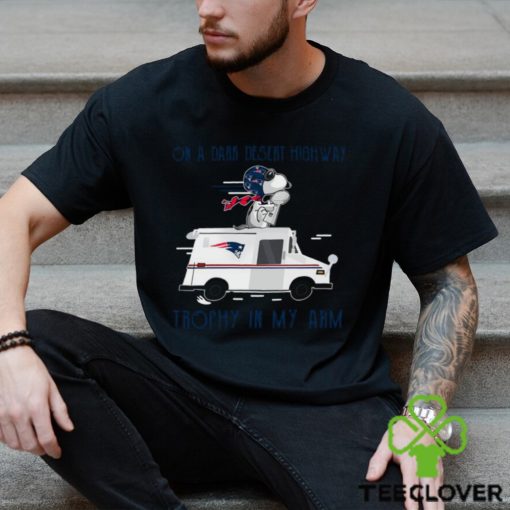 Snoopy New England Patriots on a dark desert highway trophy in my arm hoodie, sweater, longsleeve, shirt v-neck, t-shirt