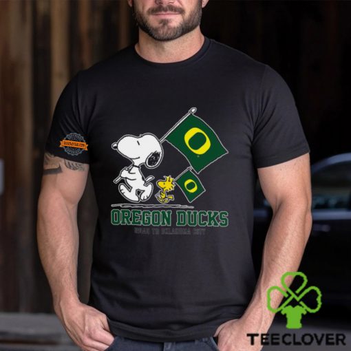 Snoopy Oregon Ducks Road To Oklahoma City flag hoodie, sweater, longsleeve, shirt v-neck, t-shirt