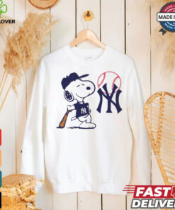 Snoopy Peanuts New York Yankees MLB baseball hoodie, sweater, longsleeve, shirt v-neck, t-shirt