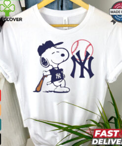 Snoopy Peanuts New York Yankees MLB baseball hoodie, sweater, longsleeve, shirt v-neck, t-shirt