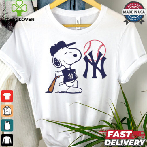 Snoopy Peanuts New York Yankees MLB baseball hoodie, sweater, longsleeve, shirt v-neck, t-shirt