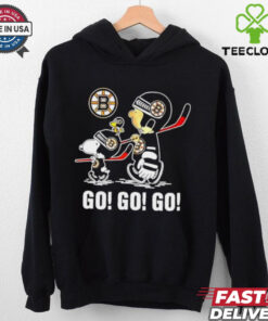 Snoopy and Charlie Brown Boston Bruins Hockey go go go shirt