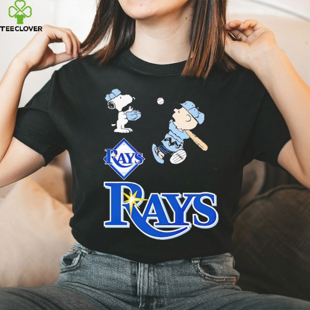 Snoopy and Charlie Brown playing baseball Tampa Bay Rays shirt