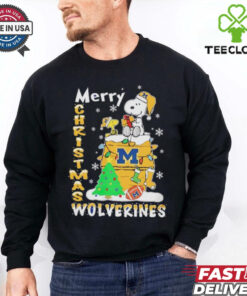 Snoopy and Woodstock Merry Christmas Michigan Wolverines shirt