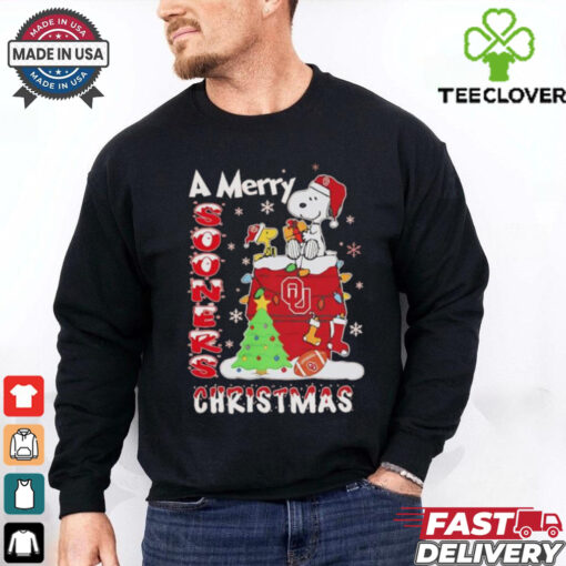 Snoopy and Woodstock Merry Christmas Oklahoma Sooners shirt