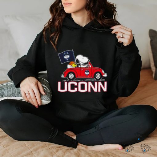 Snoopy and Woodstock driver car uconn huskies shirt