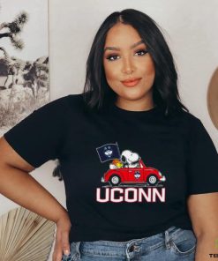 Snoopy and Woodstock driver car uconn huskies shirt