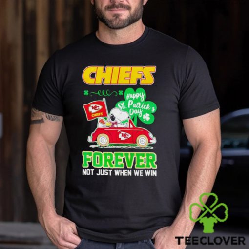 Snoopy and Woodstock driving car Chiefs Happy St Patrick’s Day forever shirt
