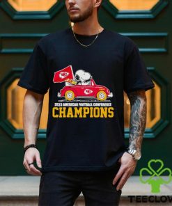 Snoopy and Woodstock driving car Kansas City Chiefs 2023 AFC Champions shirt