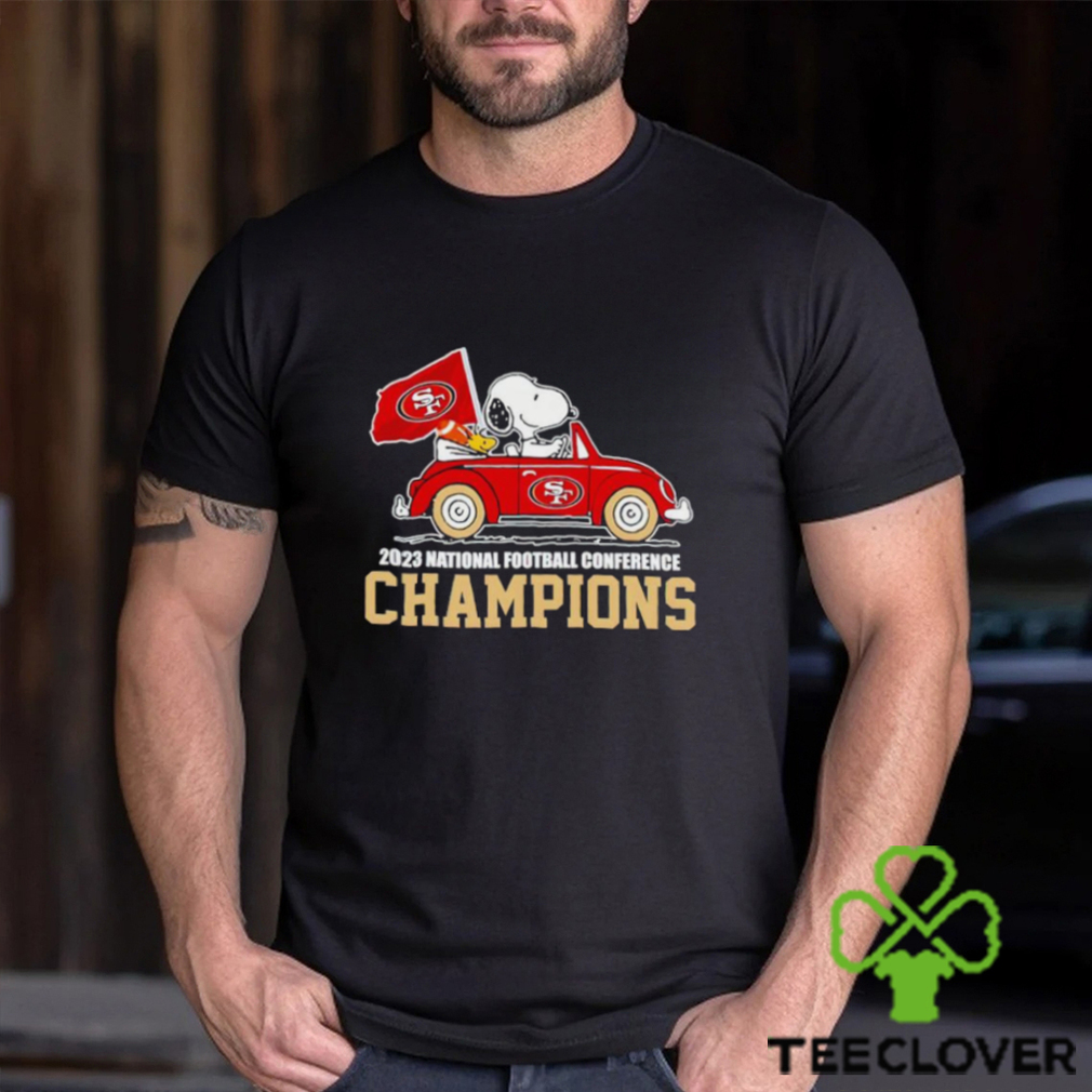 Snoopy and Woodstock driving car San Francisco 49ers 2023 NFC Champions shirt Snoopy and Woodstock driving car San Francisco 49ers 2023 NFC Champions shirt
