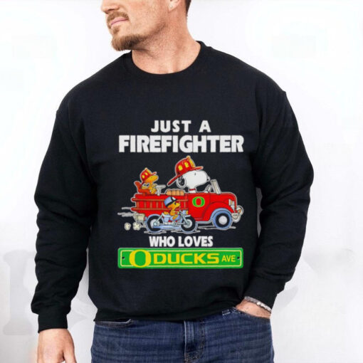 Snoopy and Woodstock driving car just a firefighter who loves Oregon Ducks shirt