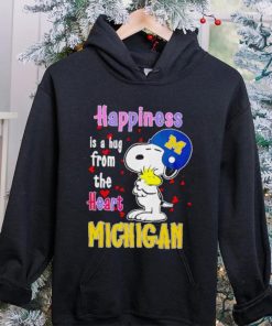 Snoopy and Woodstock happiness is a hug from the heart Michigan Wolverines hoodie, sweater, longsleeve, shirt v-neck, t-shirt