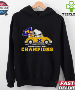 Snoopy Driving Car 2024 ReliaQuest Bowl Champions Michigan Wolverines T-shirt, featuring Snoopy in a car design, unisex fit, Michigan Wolverines football fan gear, ReliaQuest Bowl championship shirt.