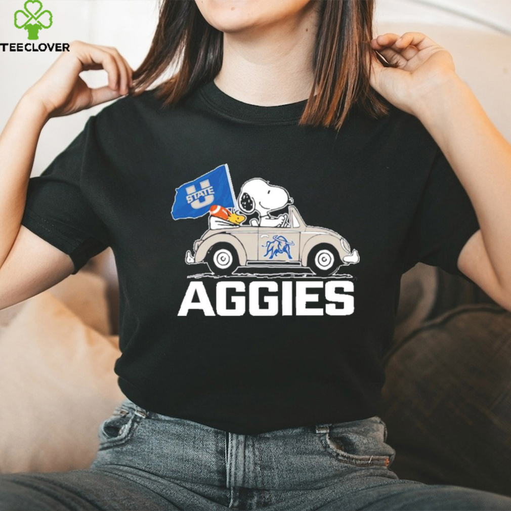 Snoopy riding car Utah State Aggies shirt Snoopy riding car Utah State Aggies shirt
