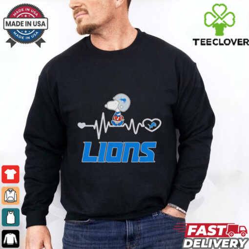 Snoopy walking on heartbeat Detroit Lions football shirt