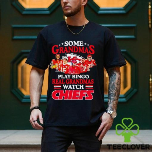 Some grandmas play bingo real grandmas watch Chiefs signatures hoodie, sweater, longsleeve, shirt v-neck, t-shirt