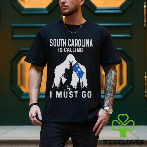 South Carolina is calling I must go Bigfoot flag hoodie, sweater, longsleeve, shirt v-neck, t-shirt