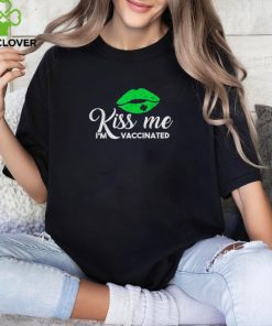 St Patricks Day Kiss Me I�m Vaccinated Shamrock Lips Funny Shirt