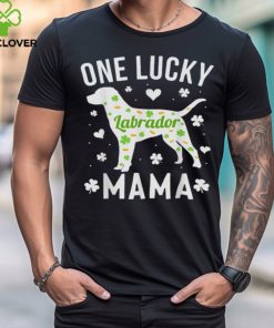 St Patricks Day Labrador Lucky Mom Mama Dog Shirt