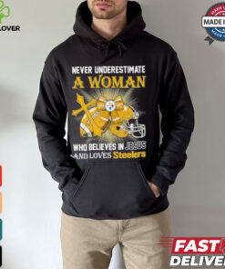 Steelers And Loves SteelersNever Underestimate A Woman Who Believes In Jesus Shirt