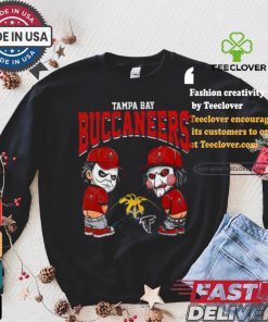 Tampa Bay Buccaneers NFL Halloween Peeing Funny Shirt