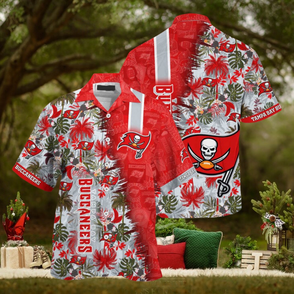 Tampa Bay Buccaneers NFL Summer Hawaii Shirt And Shorts For Your Loved Ones