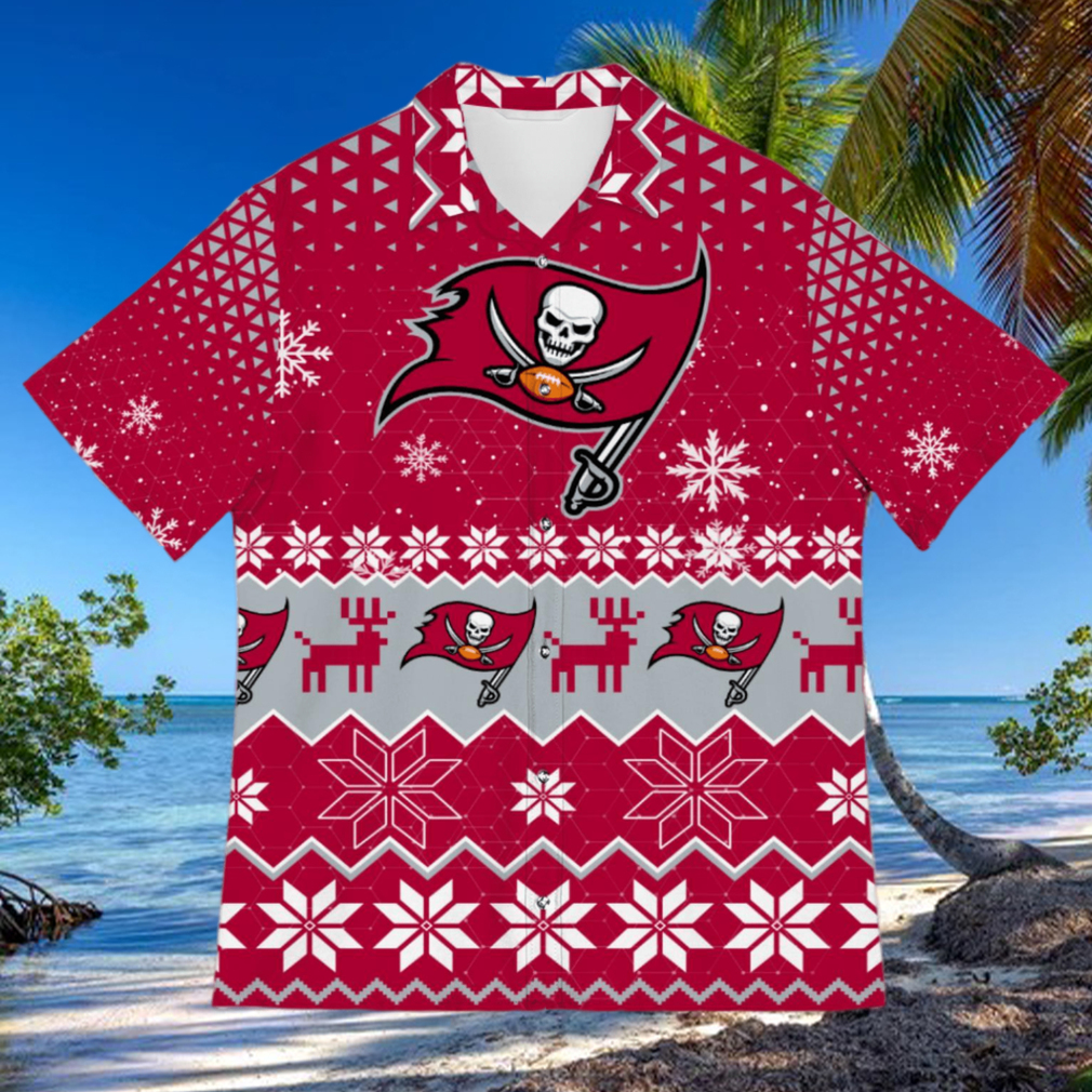 Christmas Gift Tampa Bay Buccaneers Christmas Pattern All Over Printed 3D  Sweater