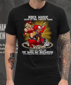 Tampa Bay Buccaneers rock music keep my soul forever young hoodie, sweater, longsleeve, shirt v-neck, t-shirt