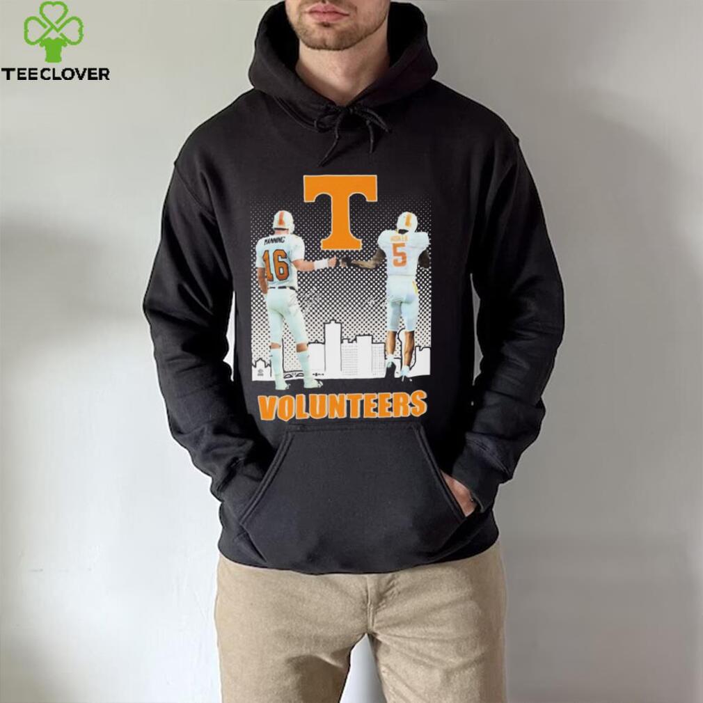 Tennessee Volunteers Peyton Manning And Hendon Hooker Knoxville Skyline Signatures Shirt Tennessee Volunteers Peyton Manning And Hendon Hooker Knoxville Skyline Signatures Shirt
