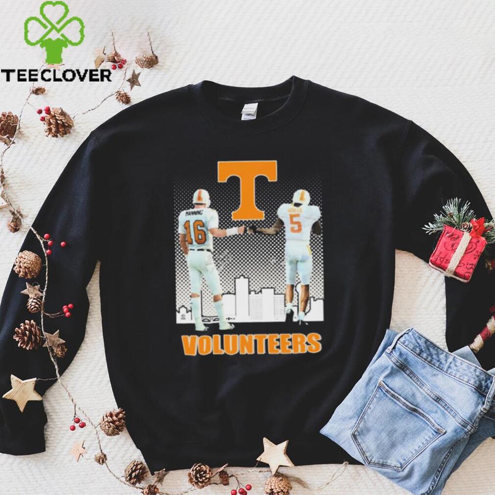 Tennessee Volunteers Peyton Manning And Hendon Hooker Knoxville Skyline Signatures Shirt Tennessee Volunteers Peyton Manning And Hendon Hooker Knoxville Skyline Signatures Shirt
