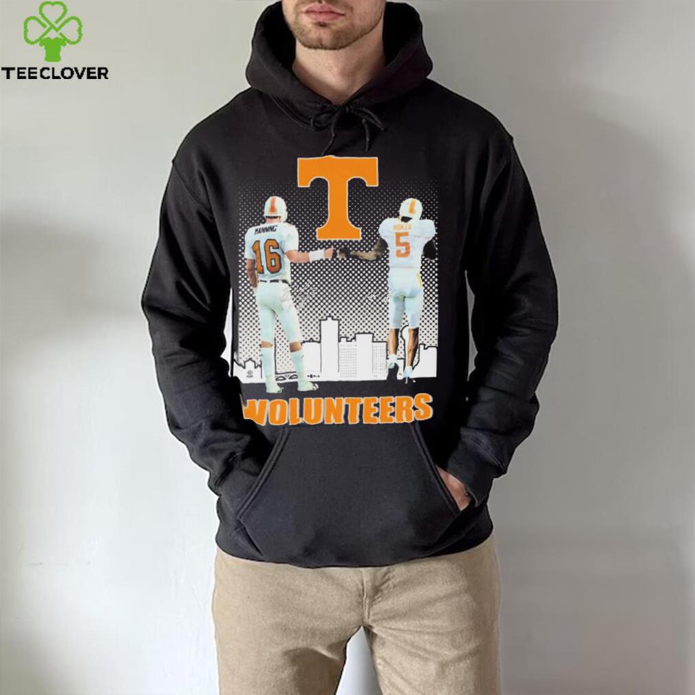 Tennessee Volunteers Peyton Manning And Hendon Hooker Knoxville Skyline  Signatures Shirt - Peanutstee