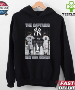 The Captains New York Yankees Aaron James Judge And Derek Jeter Signatures Skyline 2024 T shirt