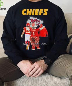 The Chiefs Kc Wolf Patrick Mahomes II And Andy Reid Signatures Shirt