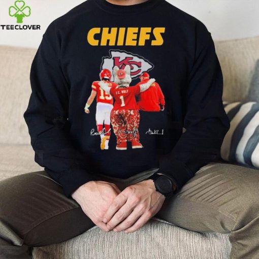 The Chiefs Kc Wolf Patrick Mahomes II And Andy Reid Signatures Shirt