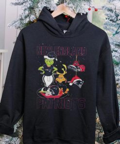 The Grinch And Dog New England Patriots Ornament Christmas 2023 Shirt