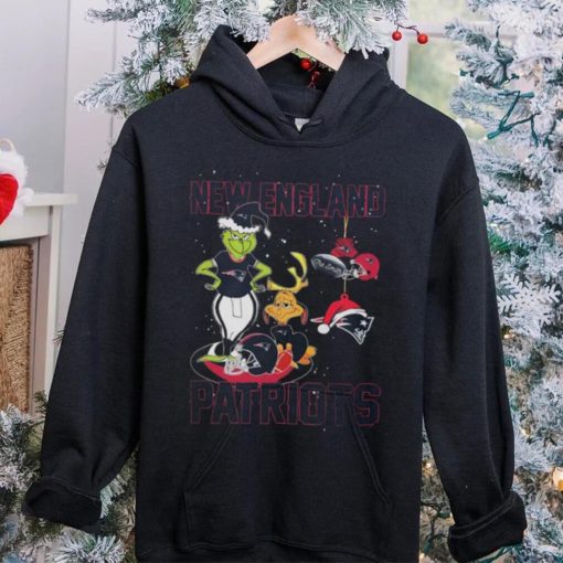 The Grinch And Dog New England Patriots Ornament Christmas 2023 Shirt