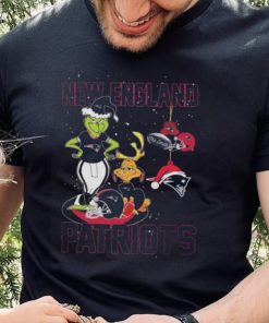 The Grinch And Dog New England Patriots Ornament Christmas 2023 Shirt