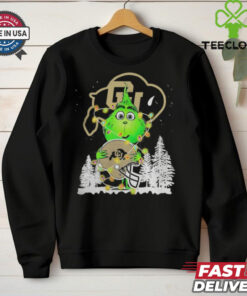 The Grinch Hug Colorado Buffaloes Helmet Christmas Shirt
